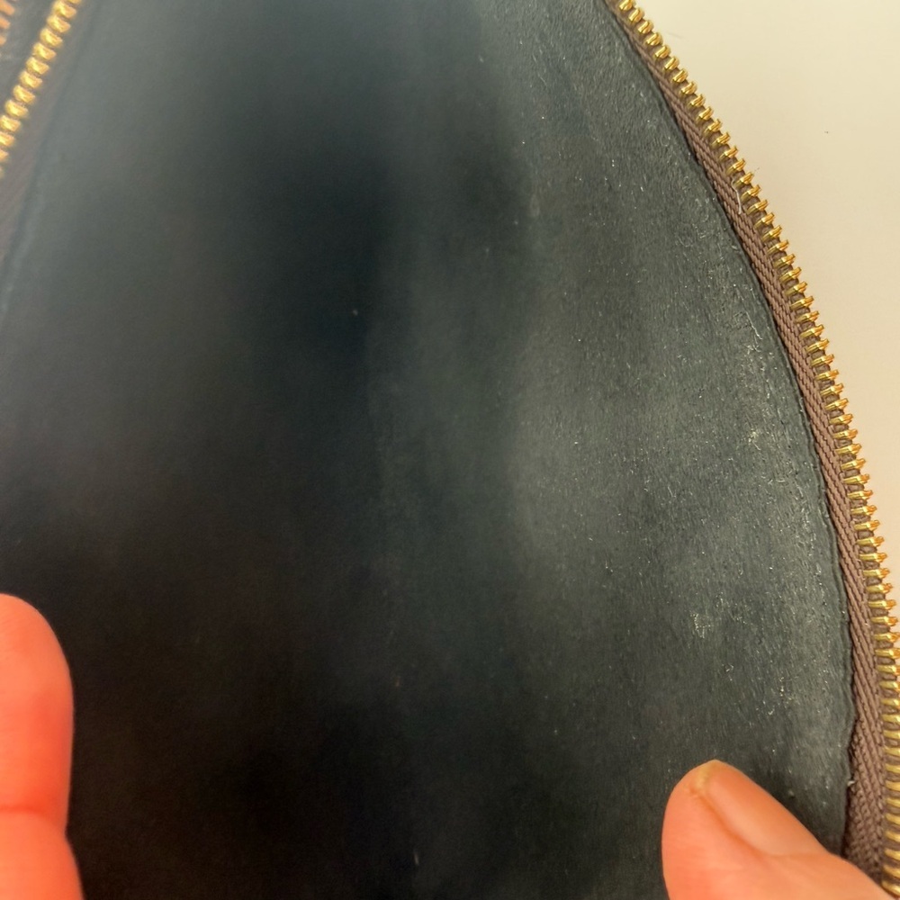 Louis Vuitton Reverse Giant Double Zip Pochette - Picture 10 of 16